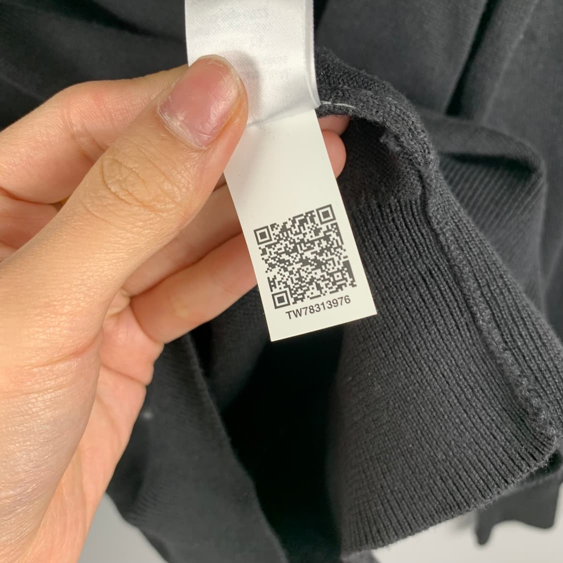 타미힐피거 블랙 라운드 니트 상품이미지4