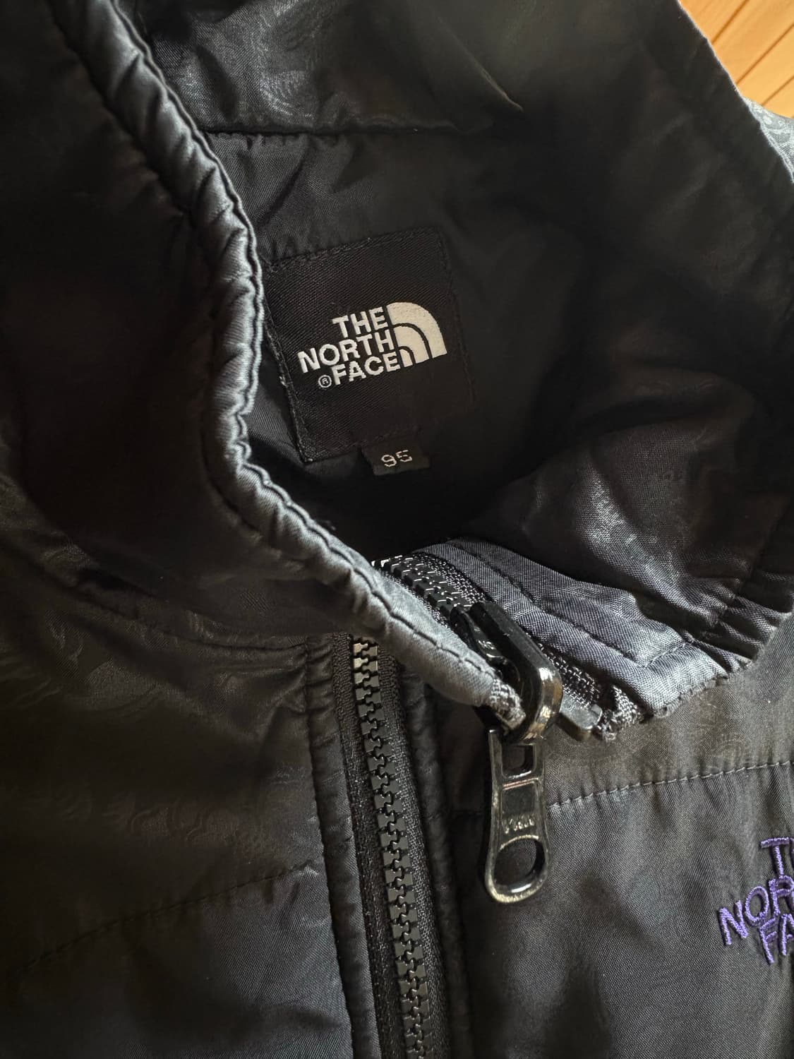 노스페이스 여성 페이즐리 경량 패딩입니다. 상품이미지2