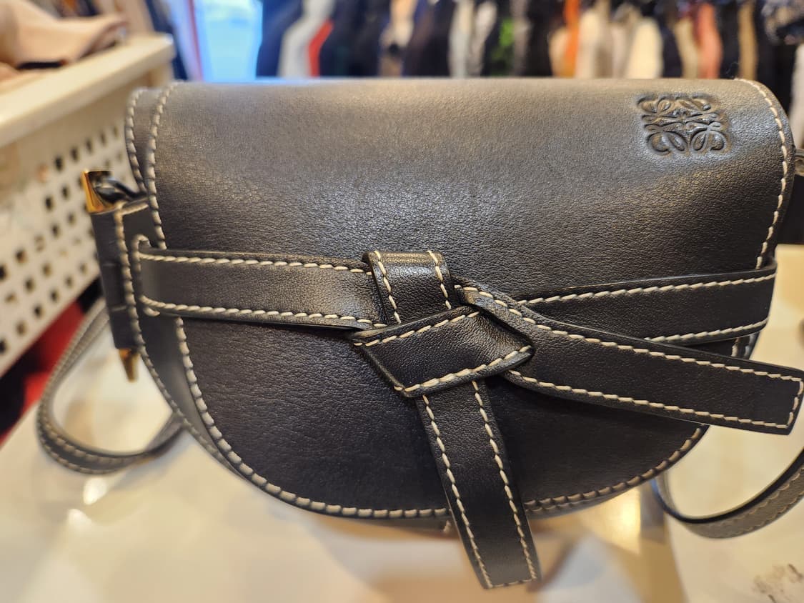 로에베 게이트백 미니 블랙  상품이미지1