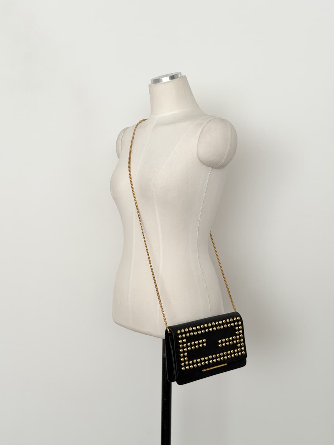 펜디 FF 로고 스터드 미니 크로스백 상품이미지3