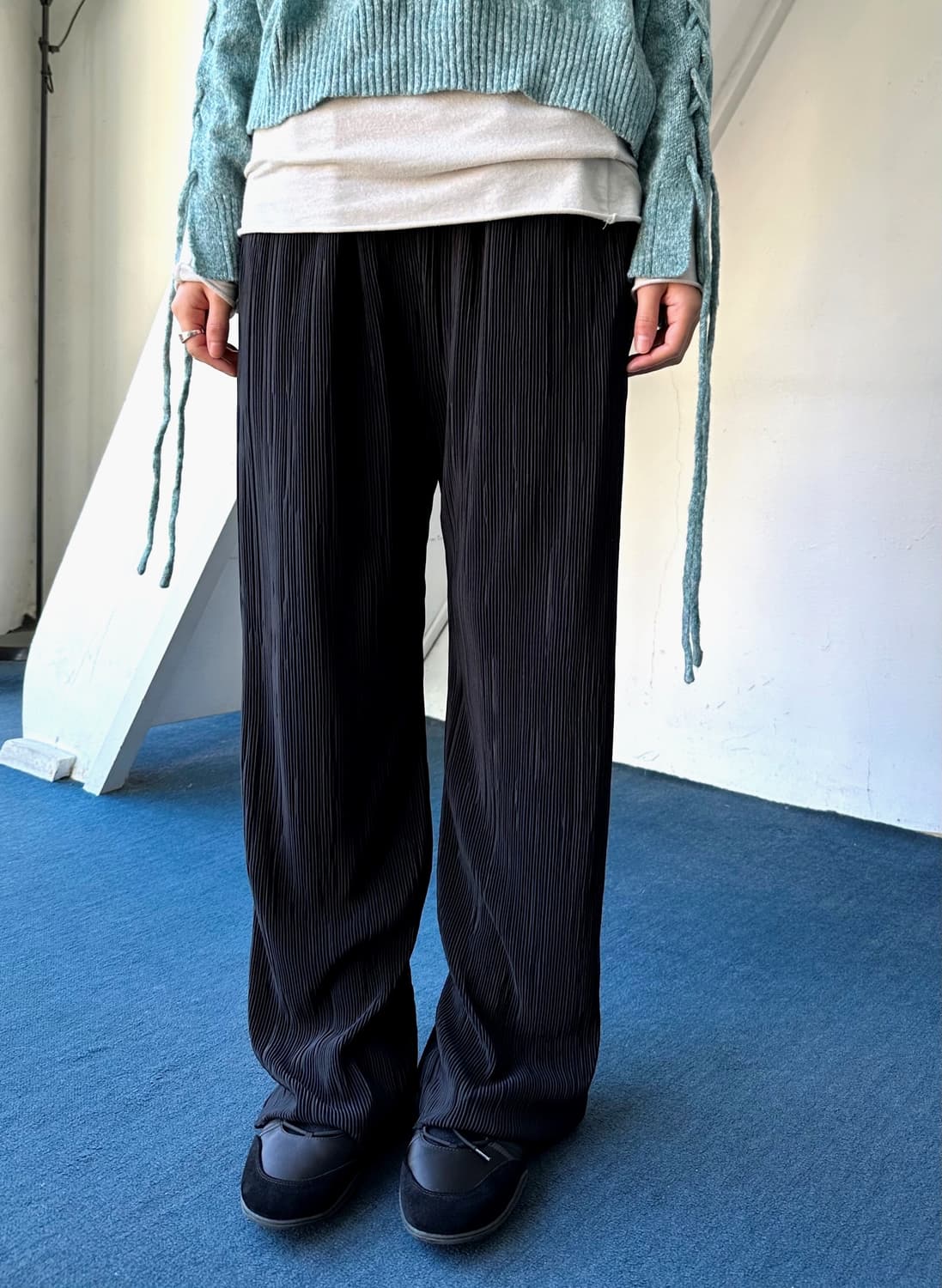 Micro pleats loose easy pants 상품이미지8