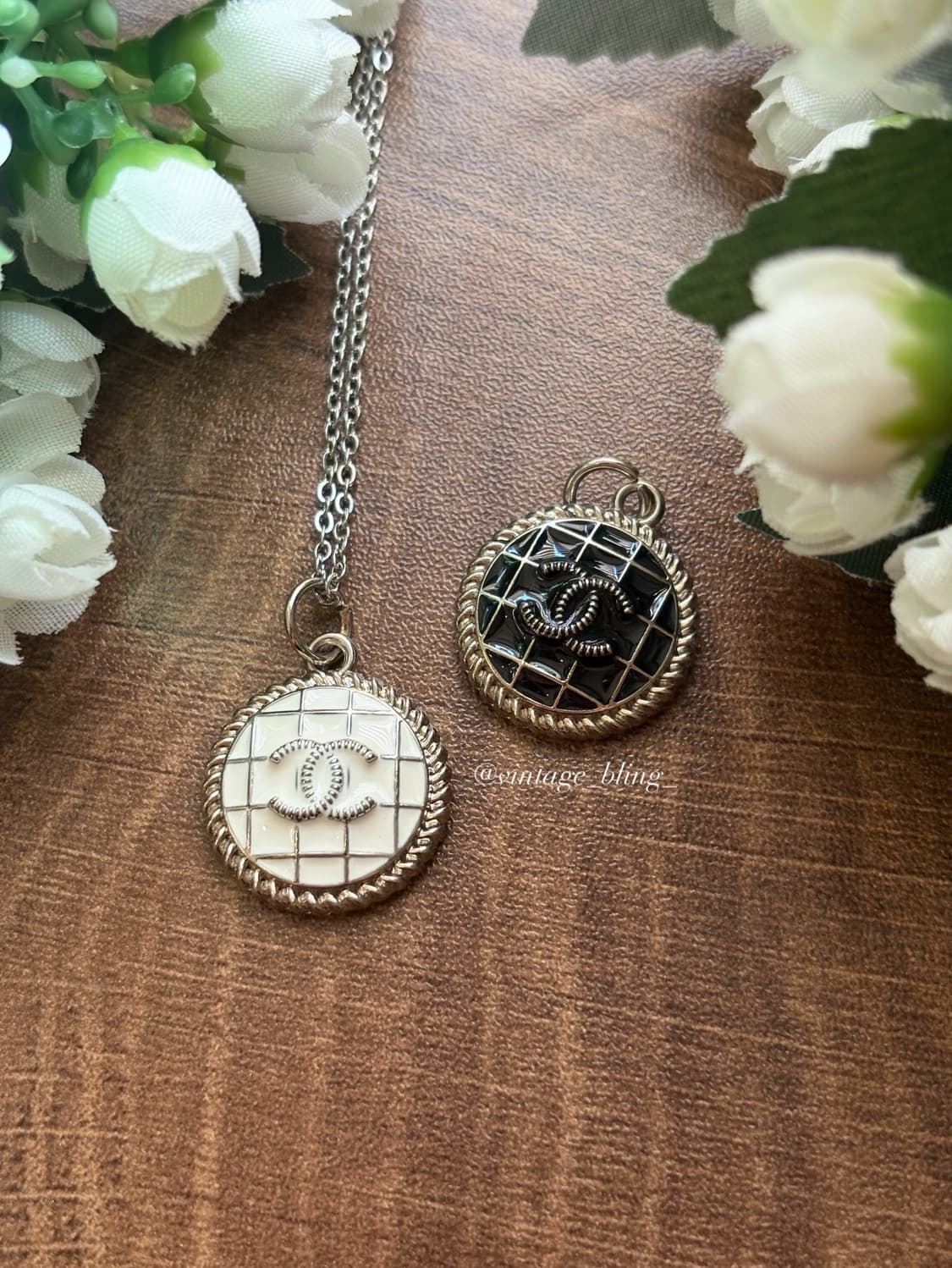 샤넬 격자 그리드 패턴 로고 실버 목걸이 상품이미지2