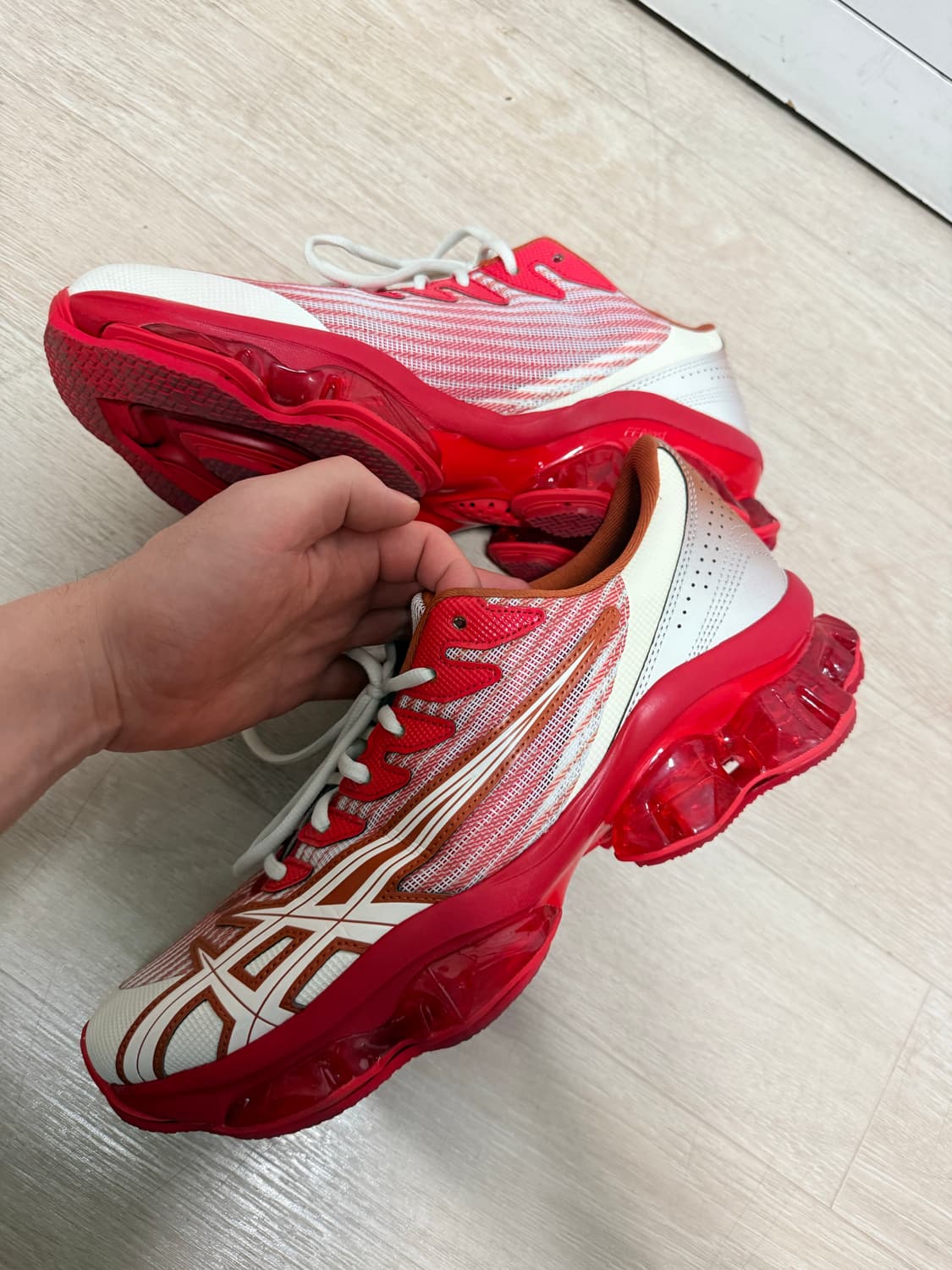 아식스 키코 젤 퀀텀 레비트렉 애플 레드 295 상품이미지1