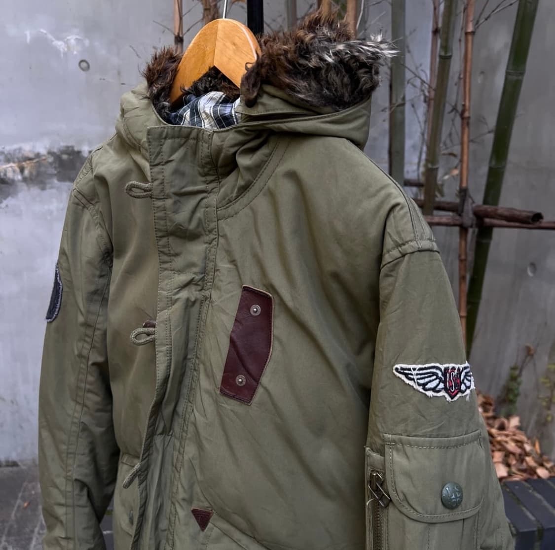 리바이스 카키 퍼 패딩 상품이미지3