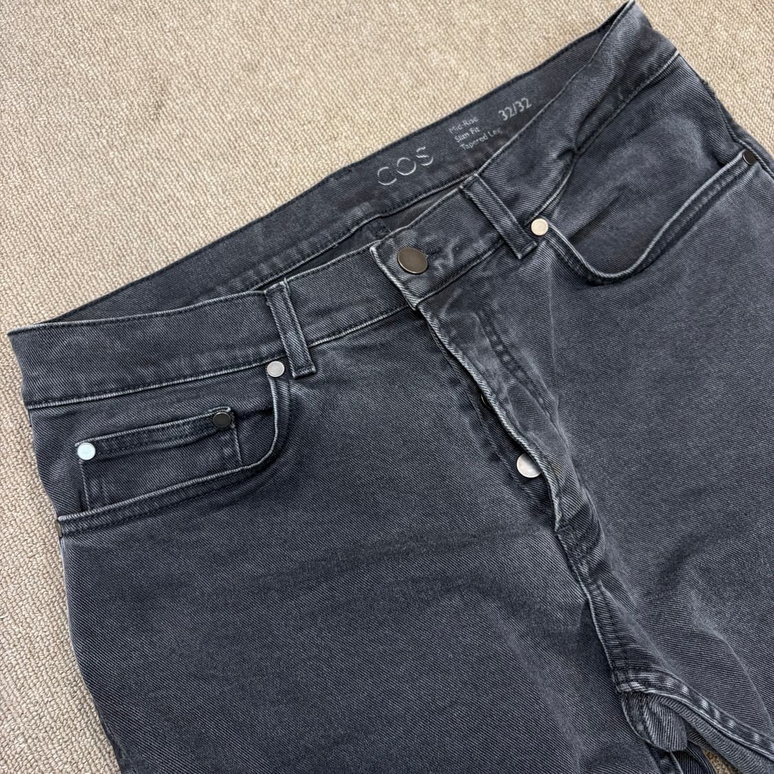 cos 코스 슬림핏 블랙 데님  상품이미지2