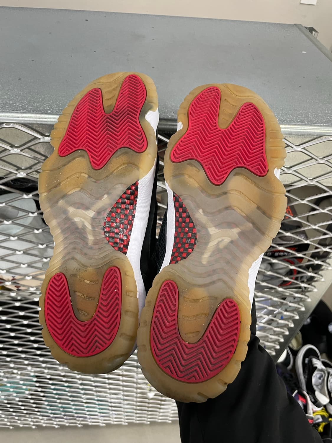 조던 11 레트로 로우 IE 브레드 270 상품이미지6