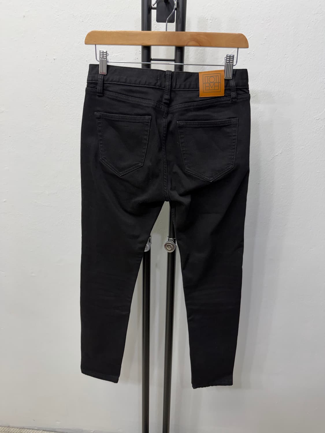 정품) toteme 토템 여성 블랙진 청바지 27 상품이미지4