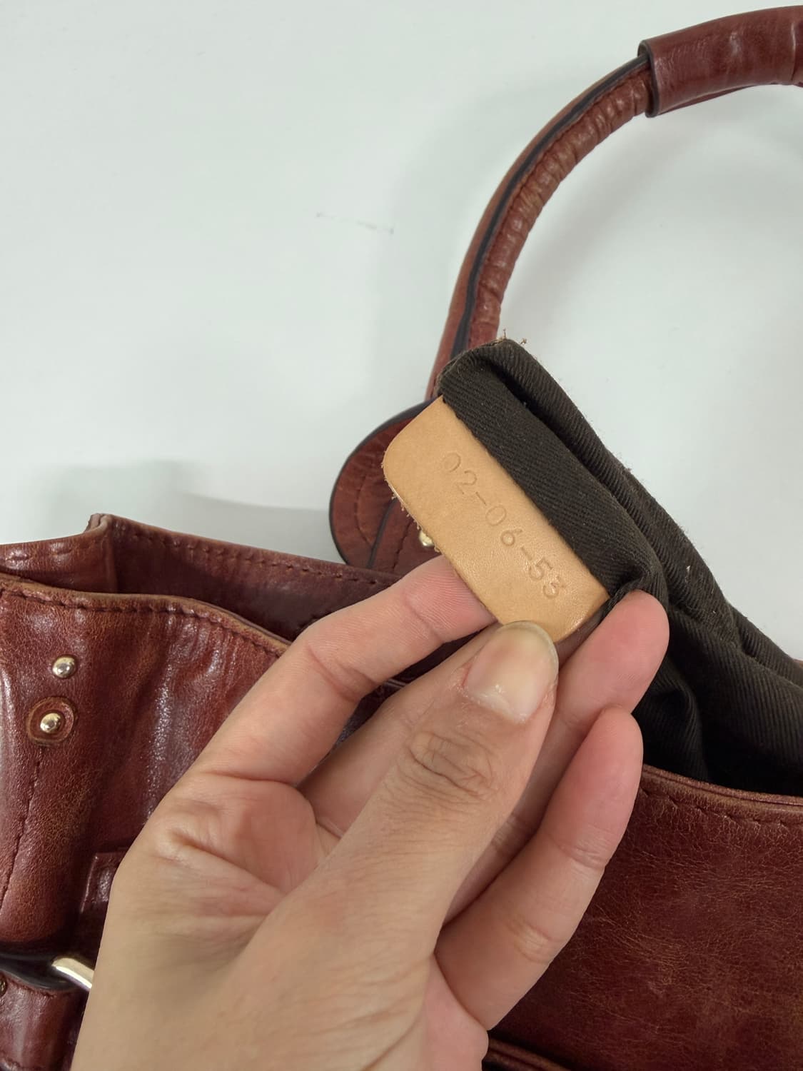 꿀로에 자물쇠백 브라운 상품이미지8