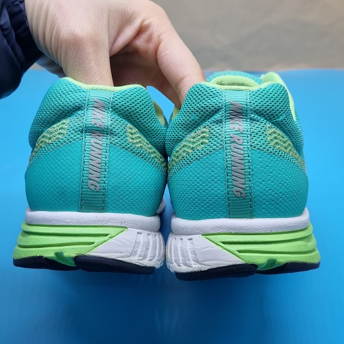 나이키 에어줌 풀레이2 여성운동화240  상품이미지4