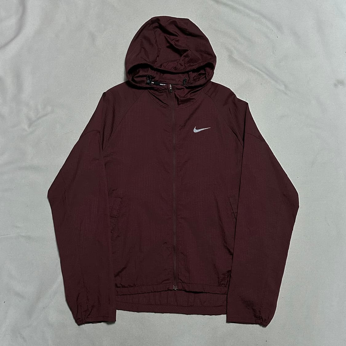 L 나이키 스우시 버건디 러닝 바람막이 상품이미지2