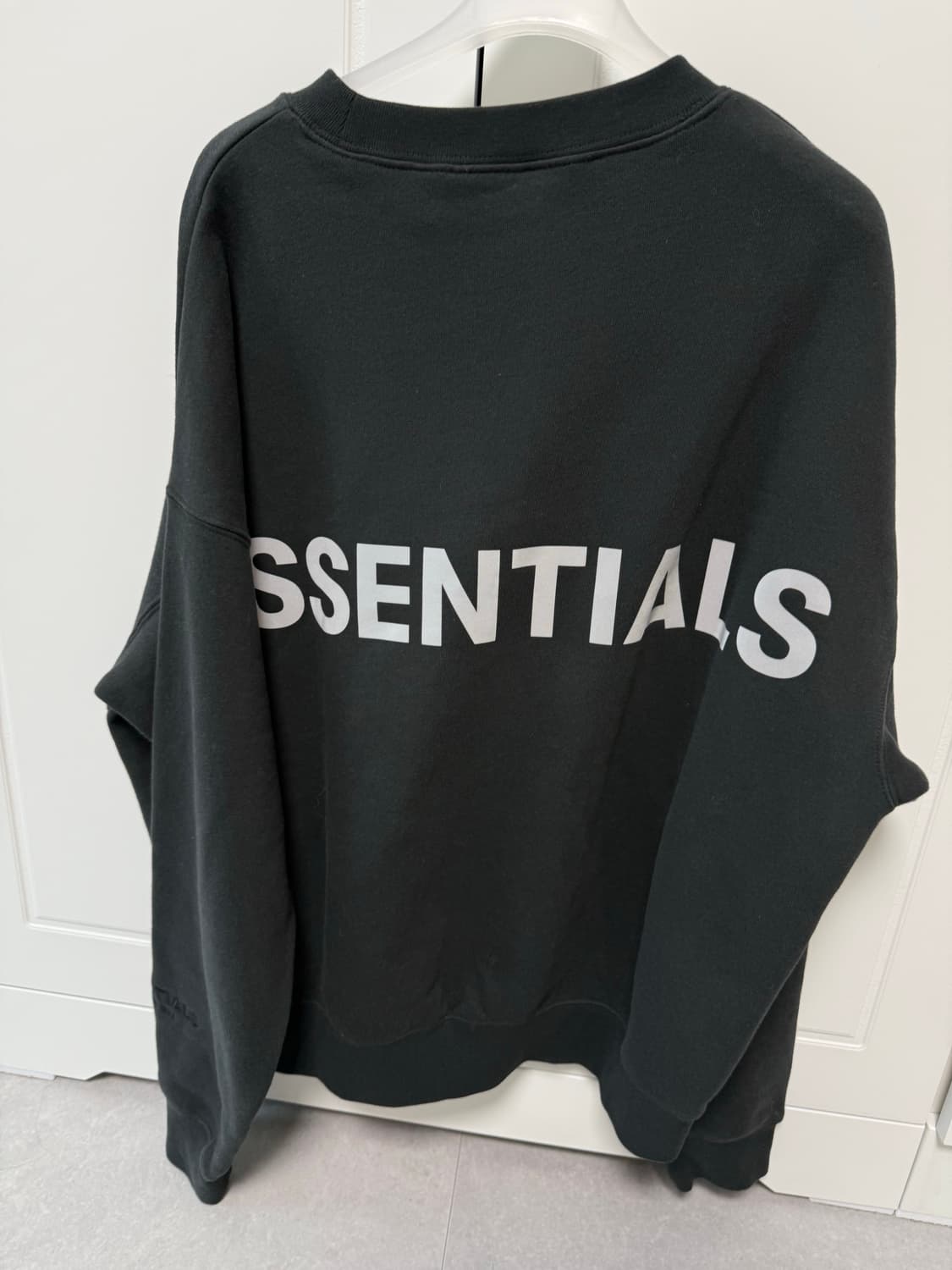 에센셜 피어오브갓 맨투맨 상품이미지3