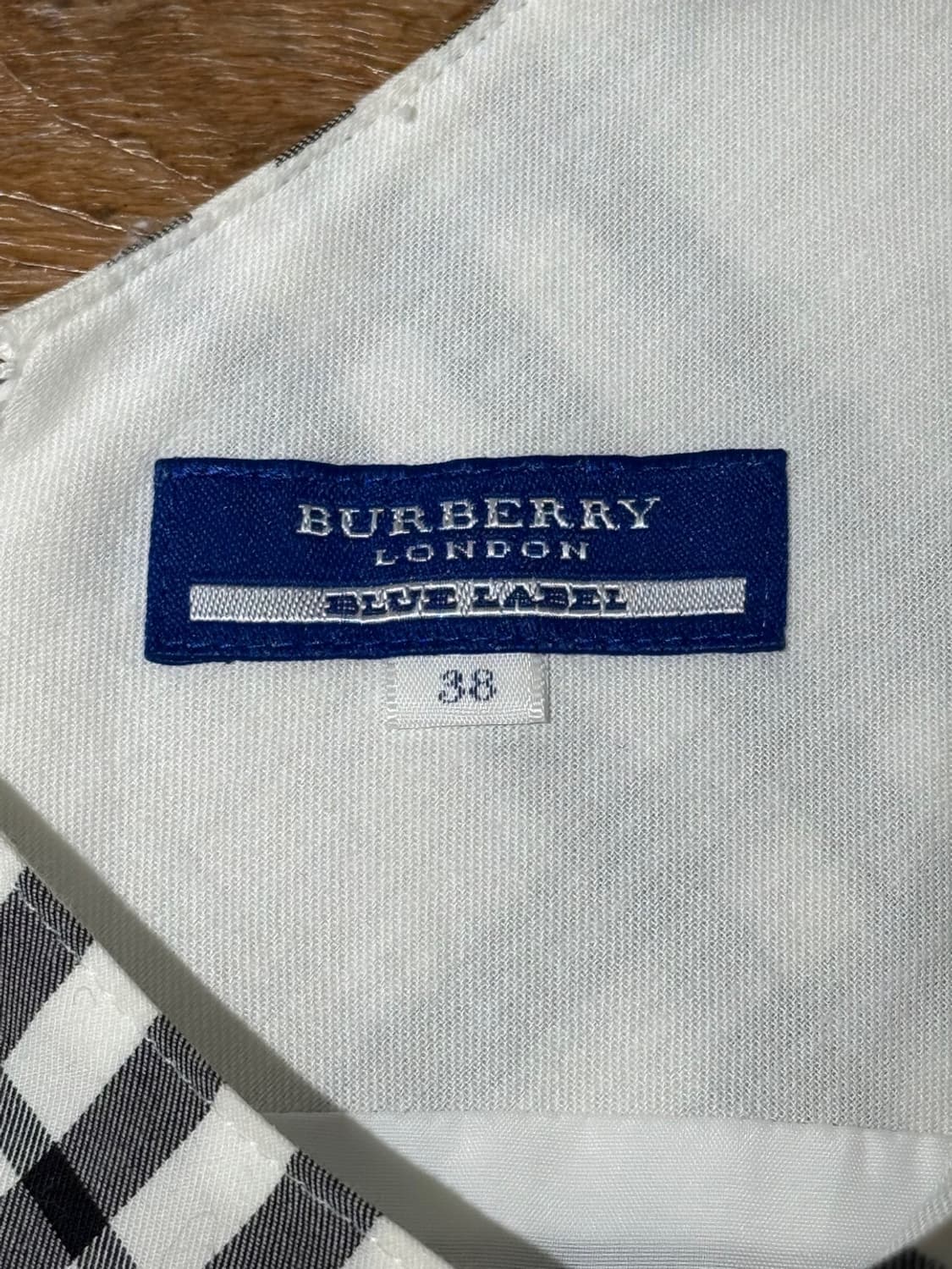 버버리 블루라벨 화이트 체크 슬리브리스 탑 원피스 상품이미지7