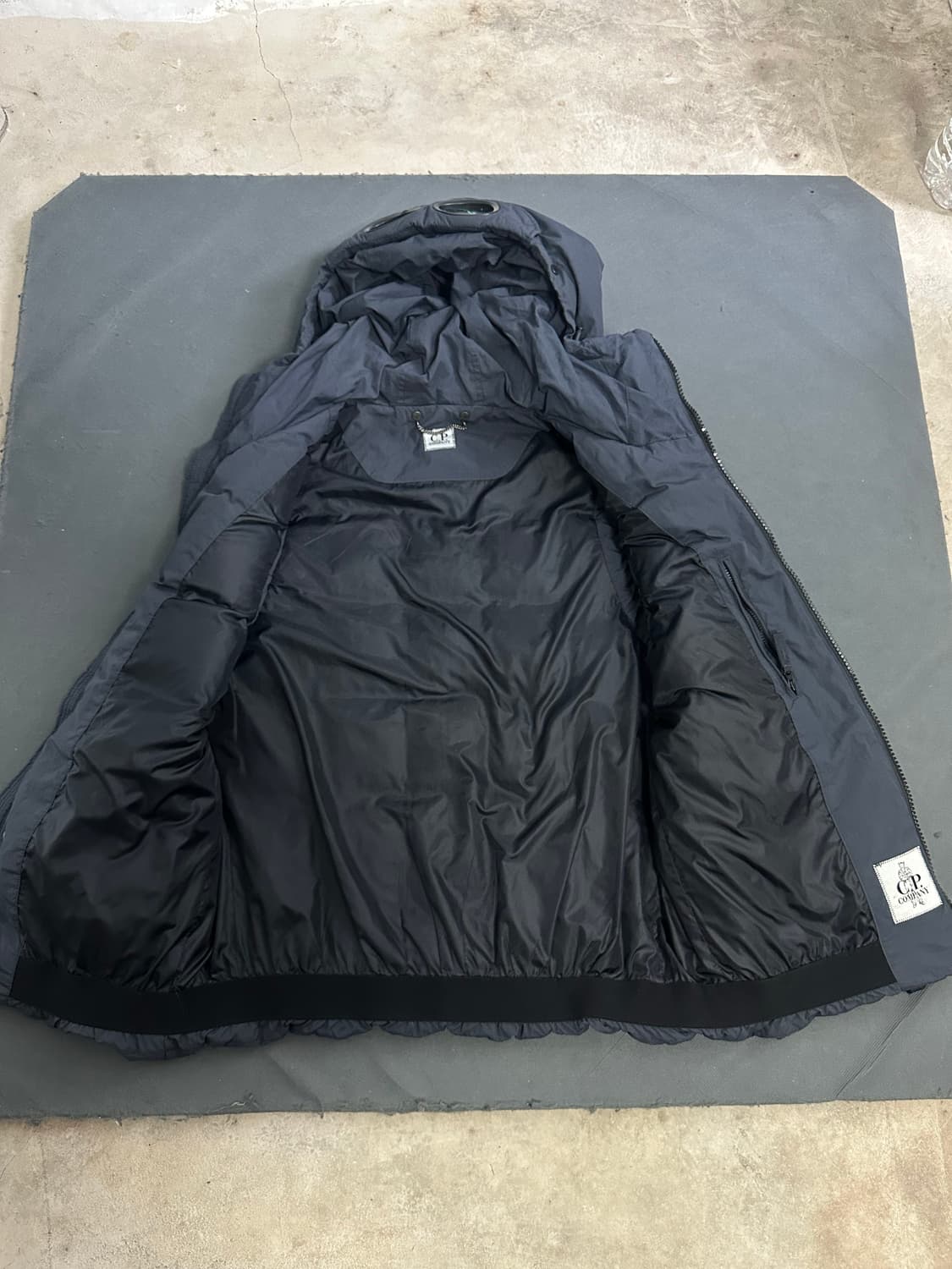 씨피컴퍼니 고글 조끼 패딩 105 상품이미지6