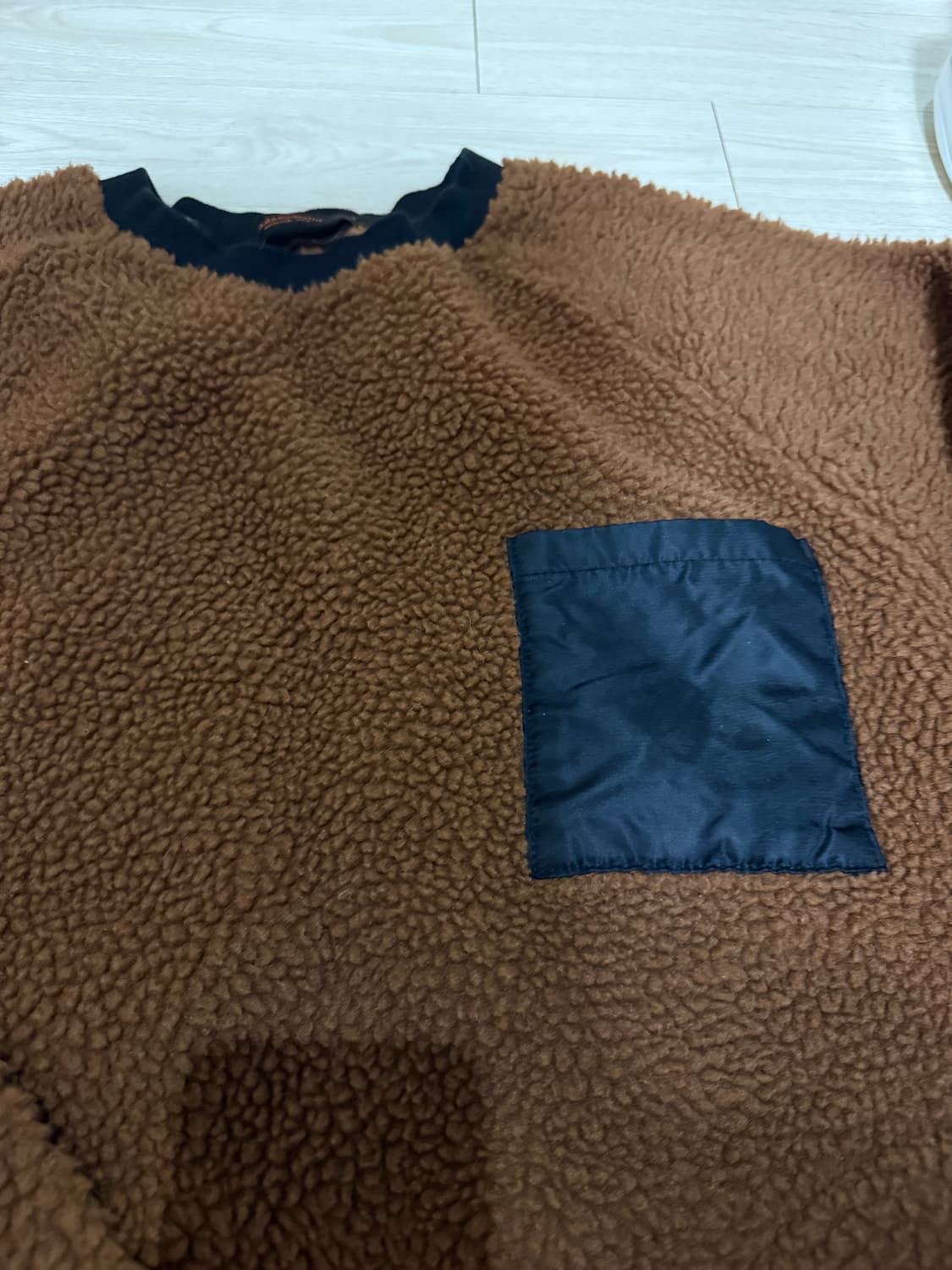 플리스 브라운 포켓 맨투맨 상품이미지4