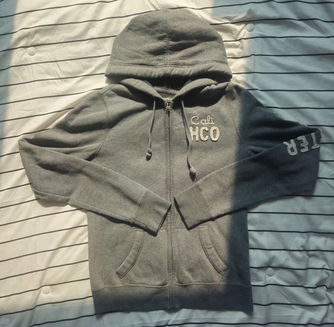 Hollister 홀리스터 후드집업 딱붙핏 M 상품이미지1