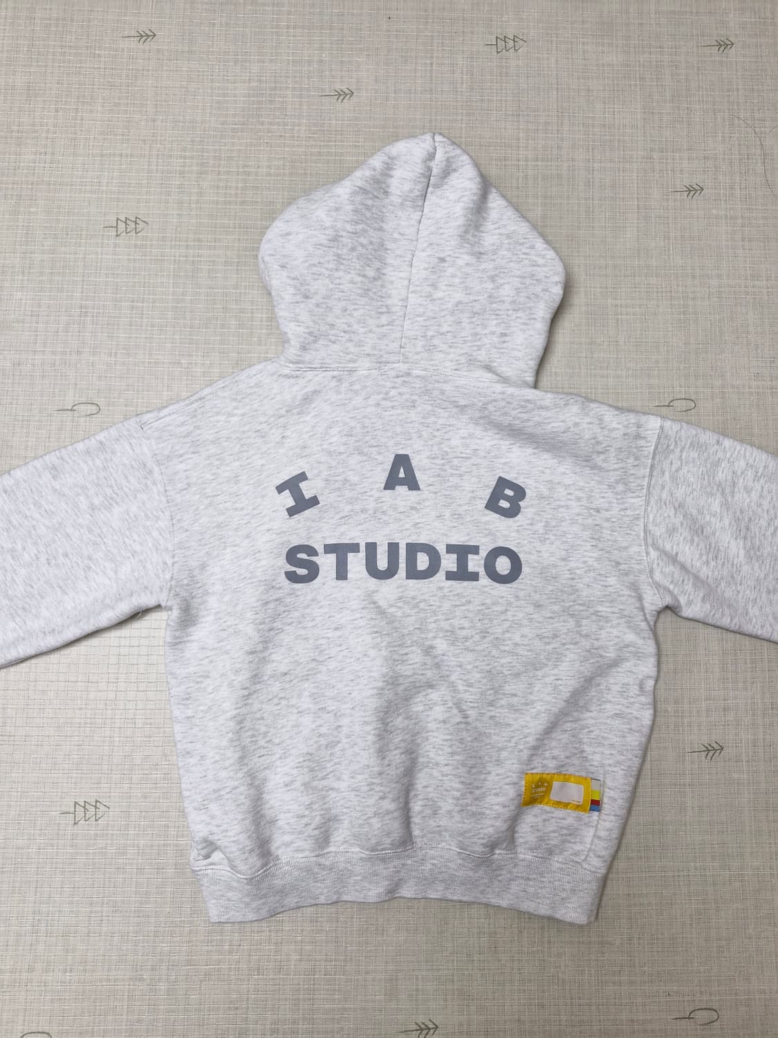 아이앱 스튜디오 십주년 후드티 라이트그레이s 상품이미지1