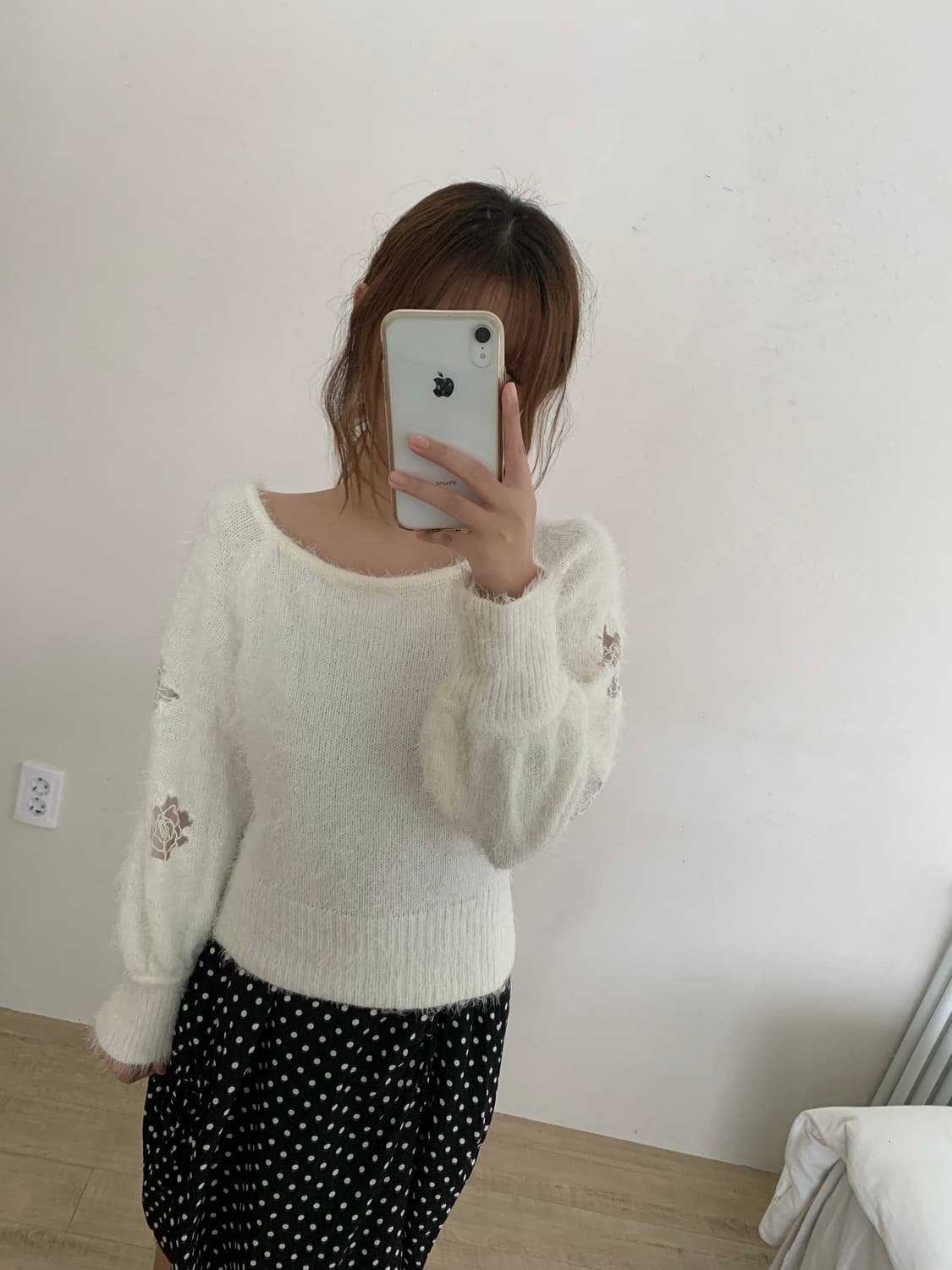 스나계 시스루 플라워 자수 털 니트 앙고라 니트  상품이미지1