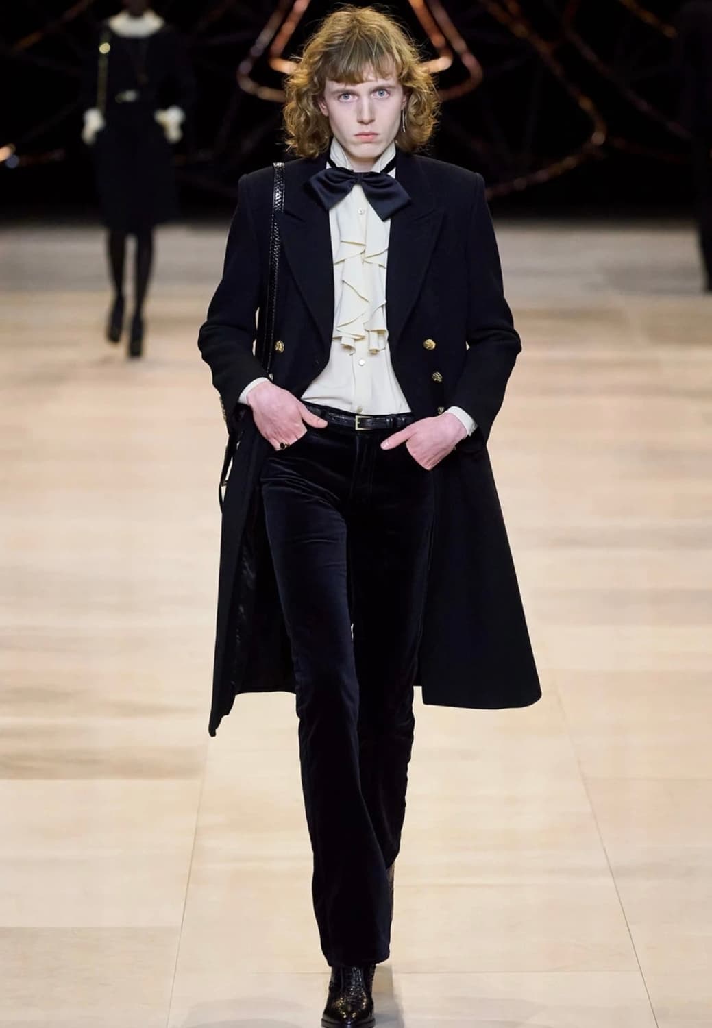 [BTS 제이홉님 착용] 셀린느 20fw 밀리터리 더블 브레스티드 코트 상품이미지2