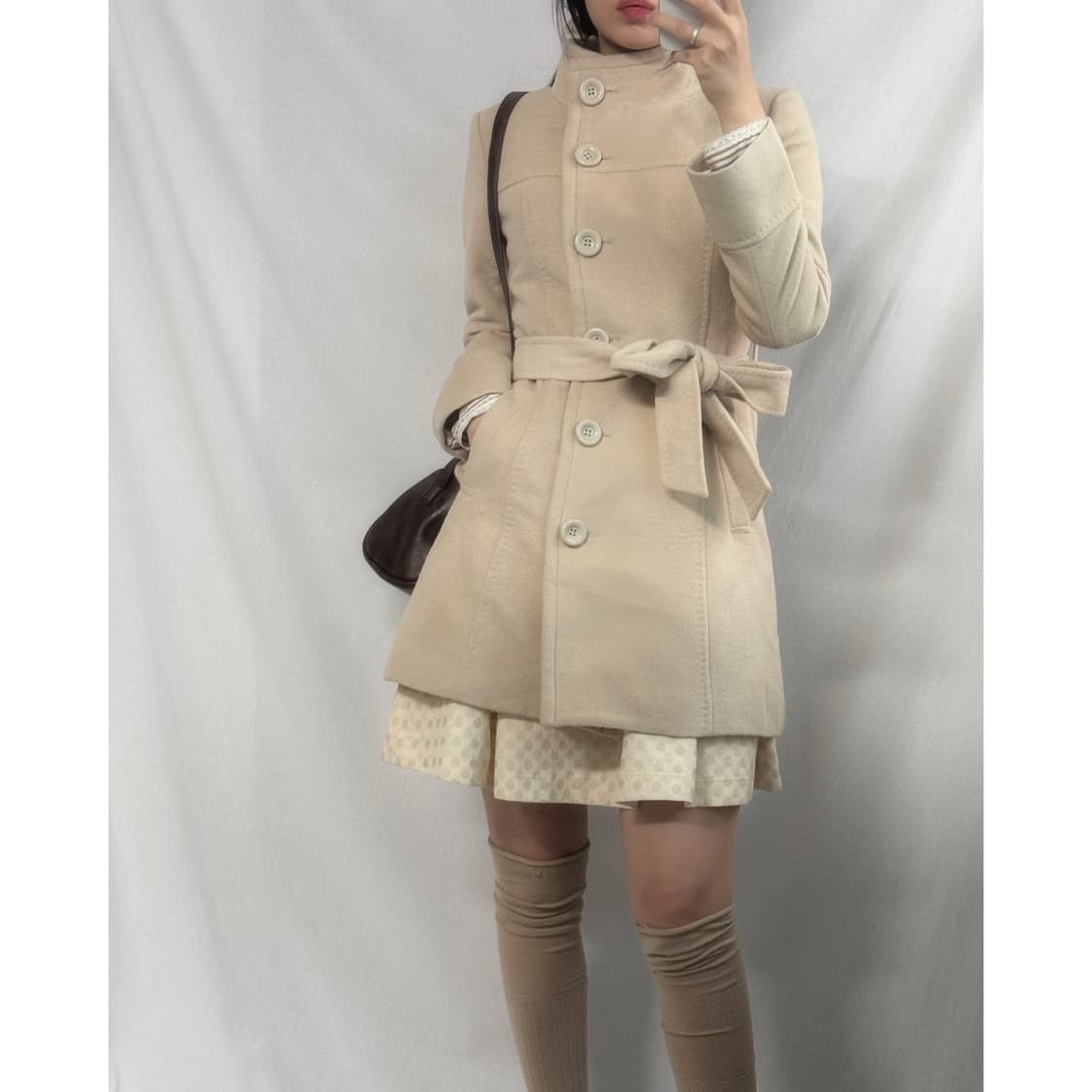 하이 넥 버튼 벨티드 코트  상품이미지1