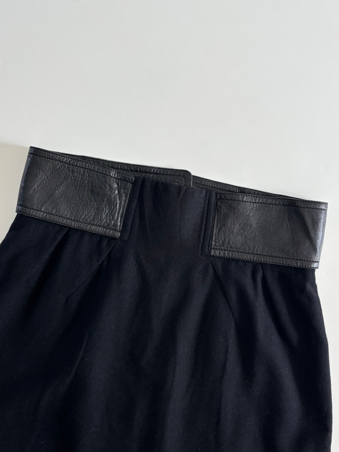 Gucci 구찌 블랙 가죽 미니 스커트 상품이미지8