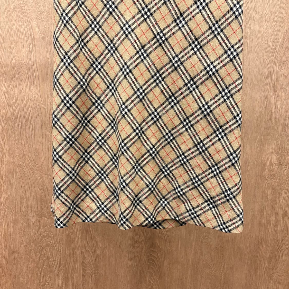 버버리 블루 라벨 A라인 울 미디 스커트 노바 체크 패턴 디테일 브라운 상품이미지5
