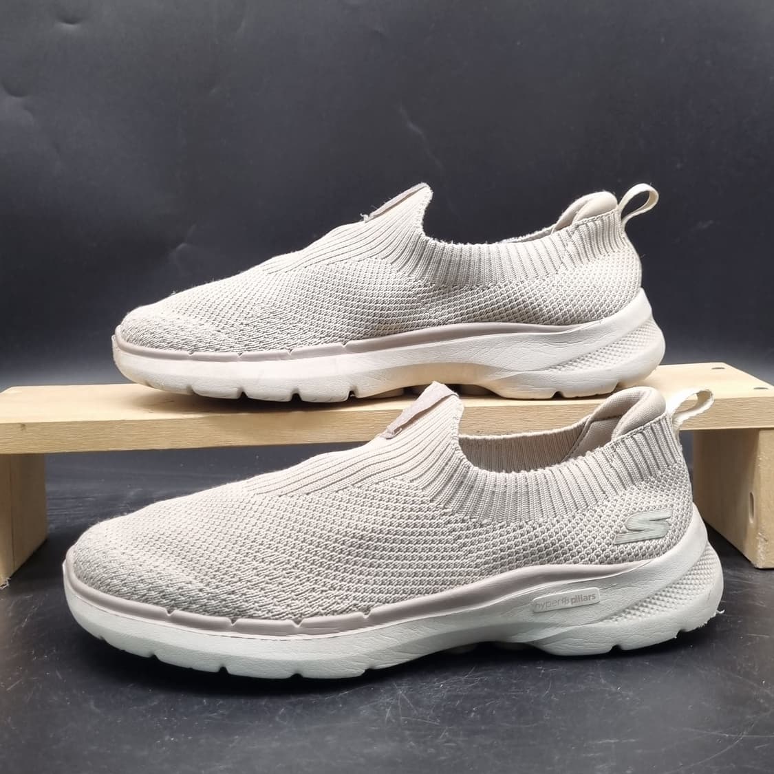 스케쳐스 고워크6 여성 슬립온 250. 상품이미지1