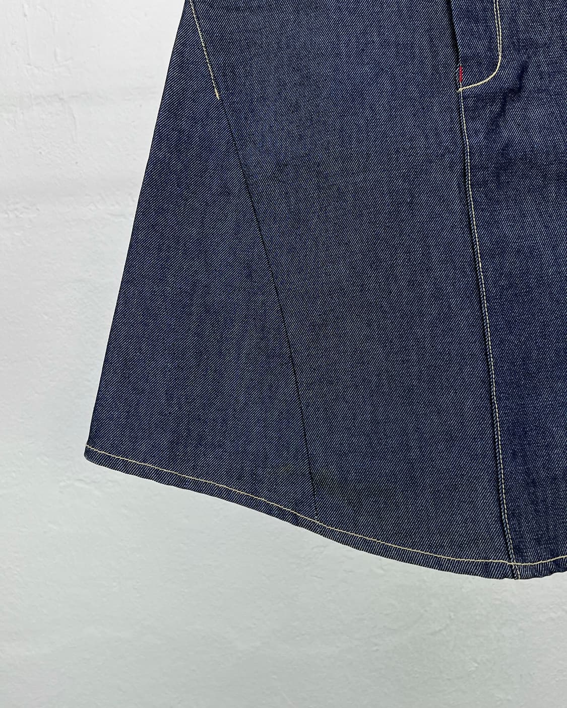 리바이스 엔지니어드 플리츠 데님 미디 스커트 상품이미지4