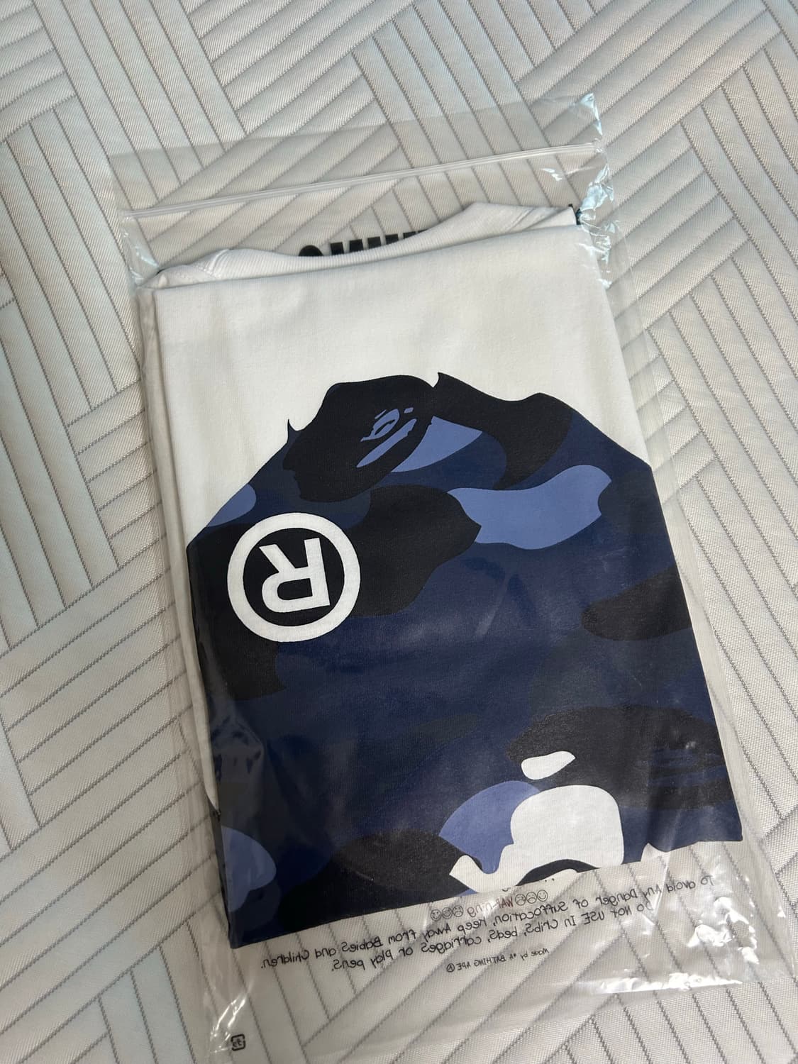 (새상품/L) 베이프 빅에이프 헤드 카모 화이트 네이비 상품이미지3