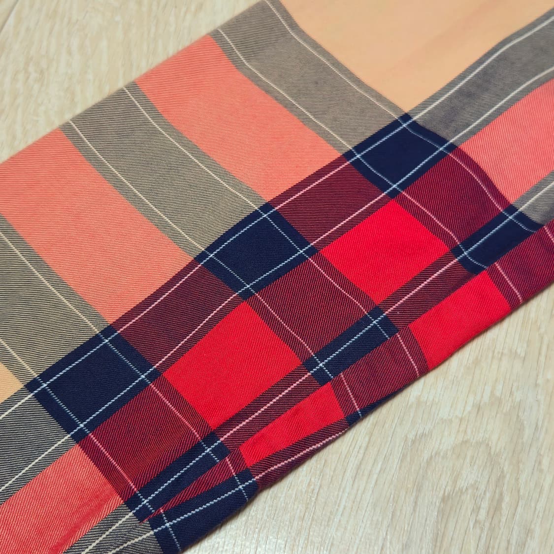 85) 헤지스 슬림핏 레드 베이지 체크 셔츠 상품이미지5