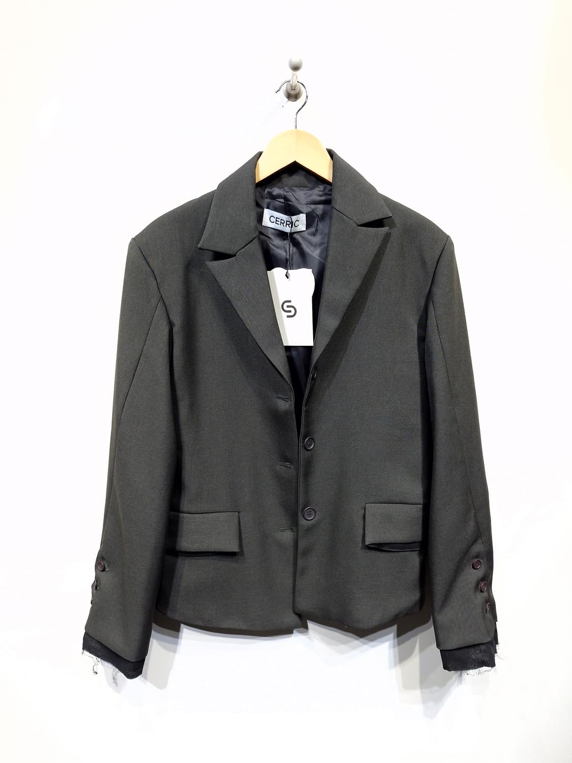 [새상품]CERRIC 세릭 25F/W 아웃 포켓 자켓 차콜 상품이미지4