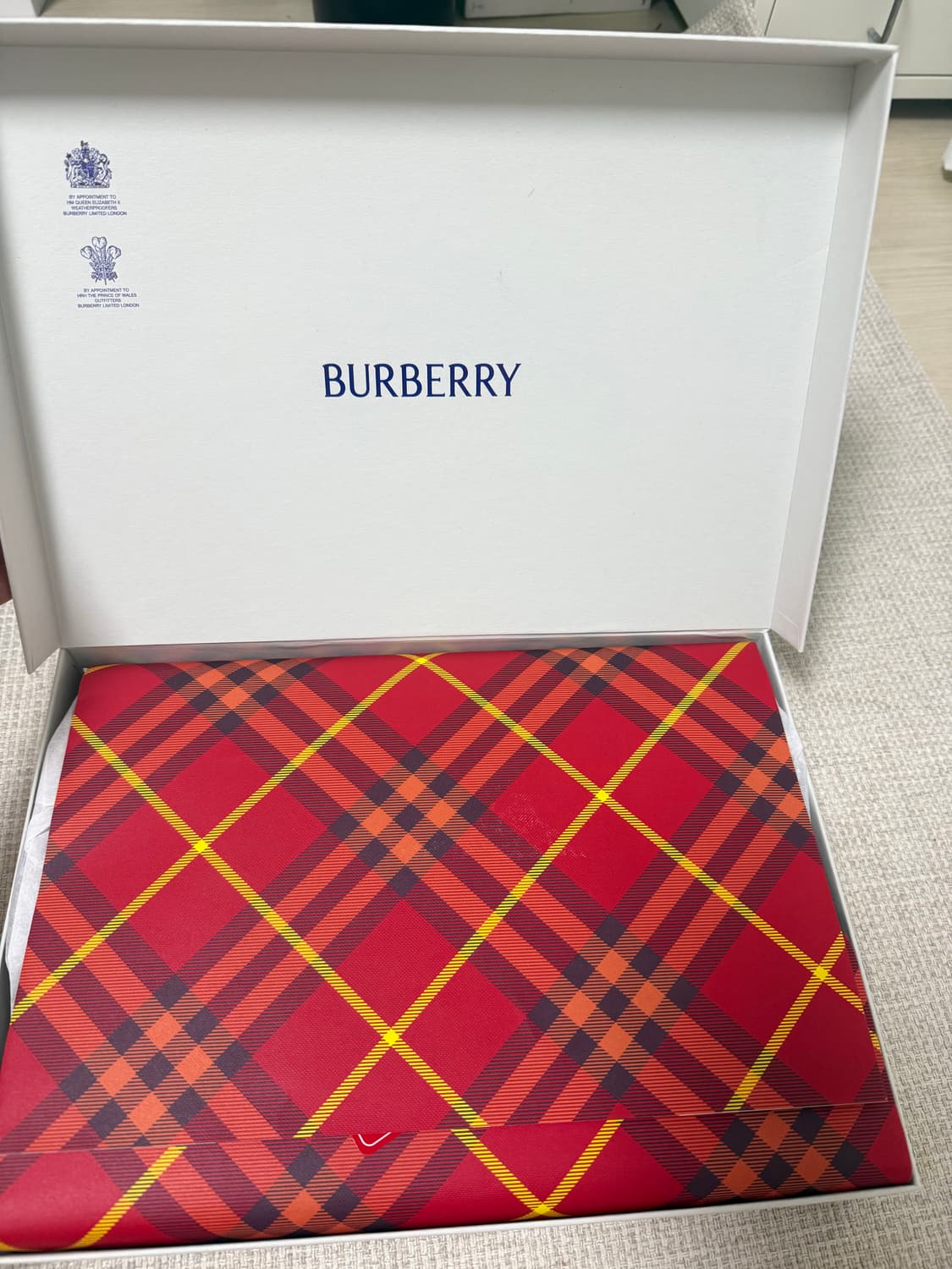 버버리 24fw 리버서블 울혼방 머플러 상품이미지9