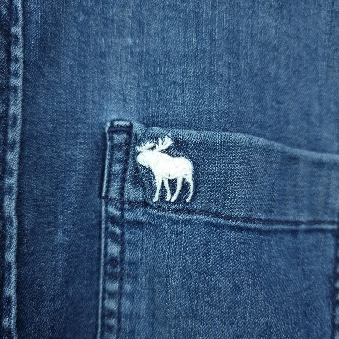 [아베크롬비] 로고 자수 포켓 데님 셔츠 M19768 상품이미지8