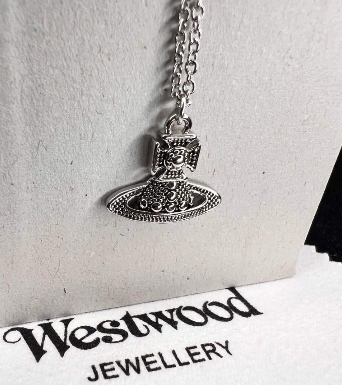 비비안웨스트우드 아카이브 도트디테일 클래식 orb 팬던트 목걸이 상품이미지3