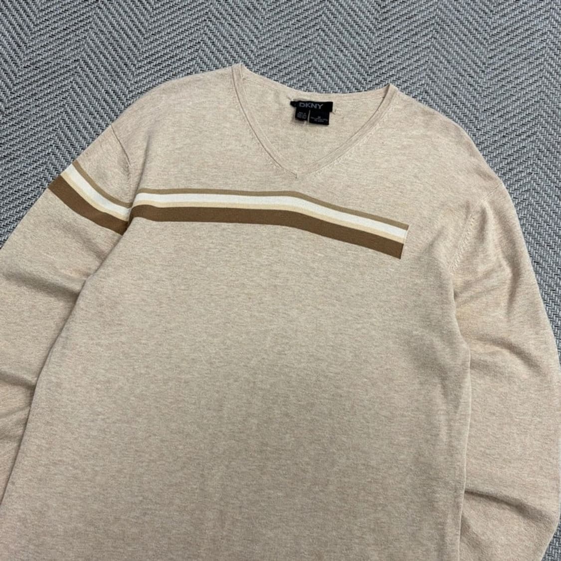 dkny 브이넥 니트 v4358 상품이미지3