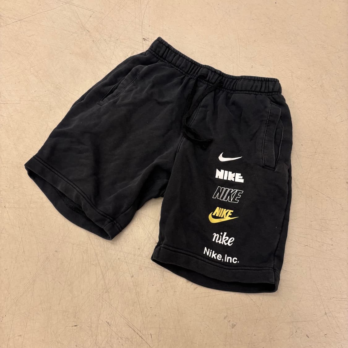 나이키 멀티로고 하프 팬츠 상품이미지1