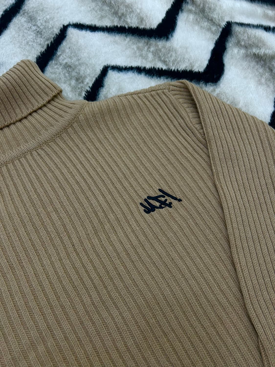 [M]마자플라바 목폴라 니트/베이지 상품이미지1