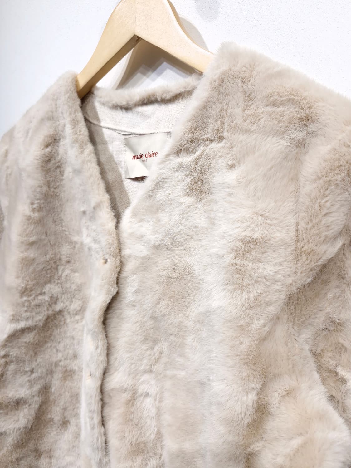 마리끌레르 24F/W 노카라 골드버튼 퍼 자켓 상품이미지5