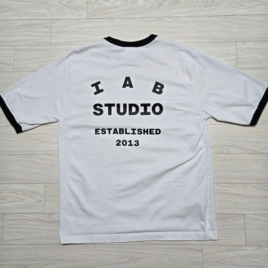 아이앱 스튜디오 이스테블리시드 티셔츠 상품이미지4