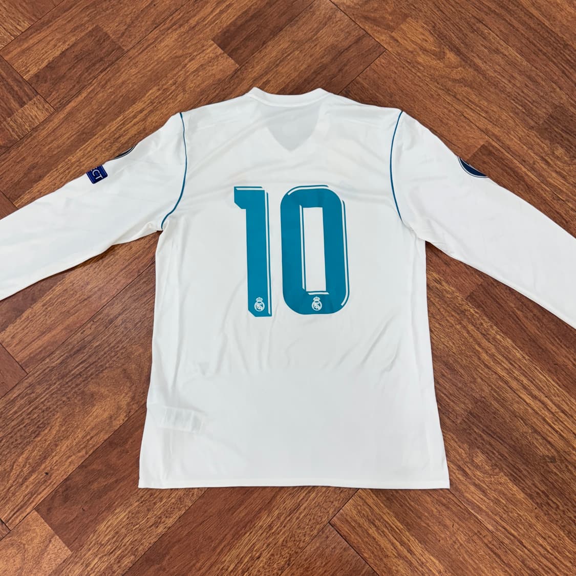 M 아디다스 레알마드리드 17-18시즌 홈 유니폼 (모드리치) 상품이미지2