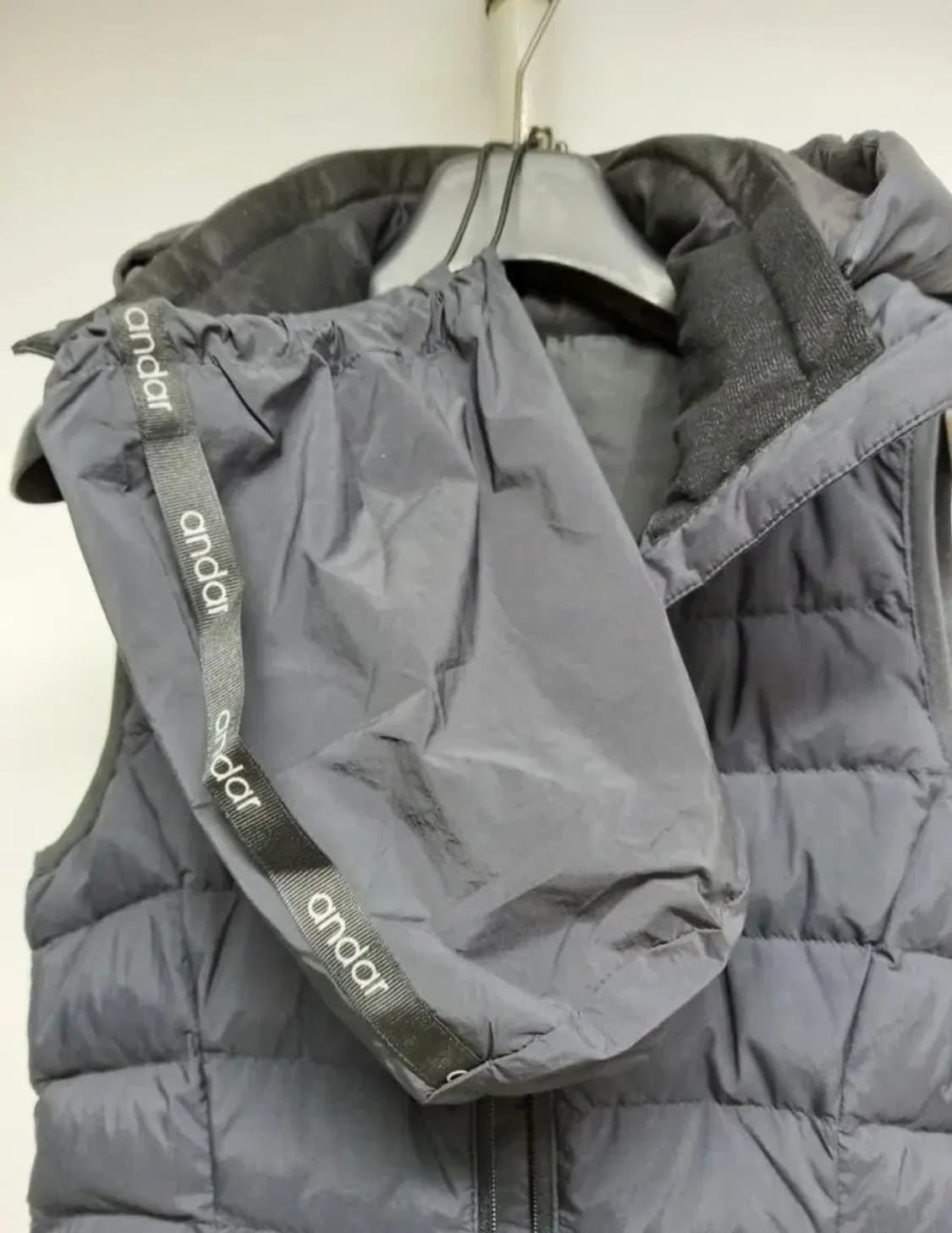 안다르 구스 경량 패딩베스트 2싸이즈 44 상품이미지7