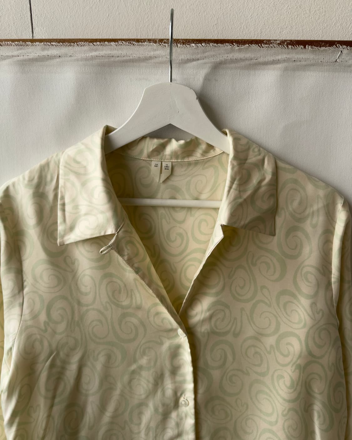 [Arket] Pastel Swirl Satin Blouse 상품이미지4