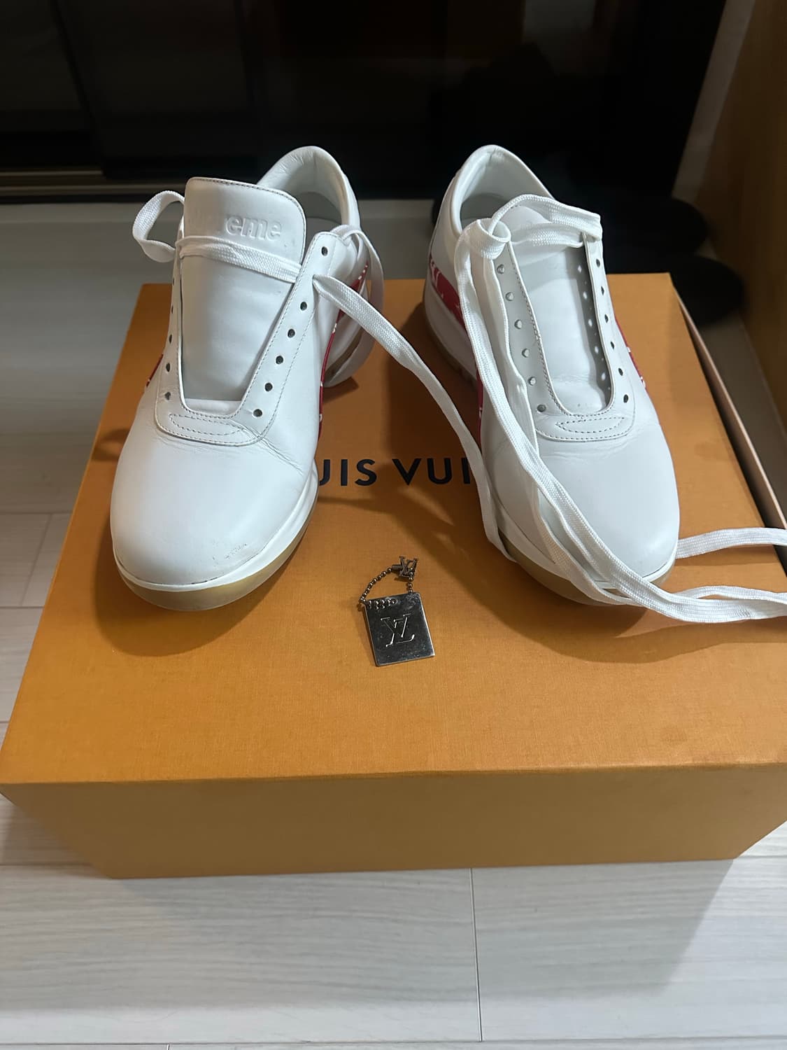 루이비통 슈프림 스니커즈 상품이미지2