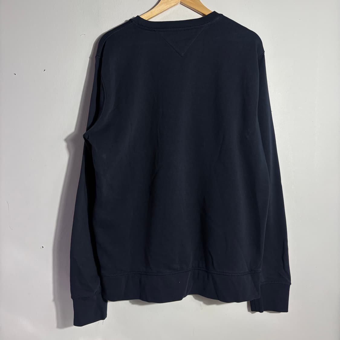 타미힐피거 네이비 로고 맨투맨 (무료배송) 상품이미지5