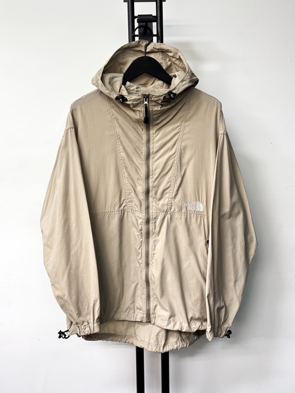 노스페이스 제팬 미들 로고 윈드브레이커 상품이미지1