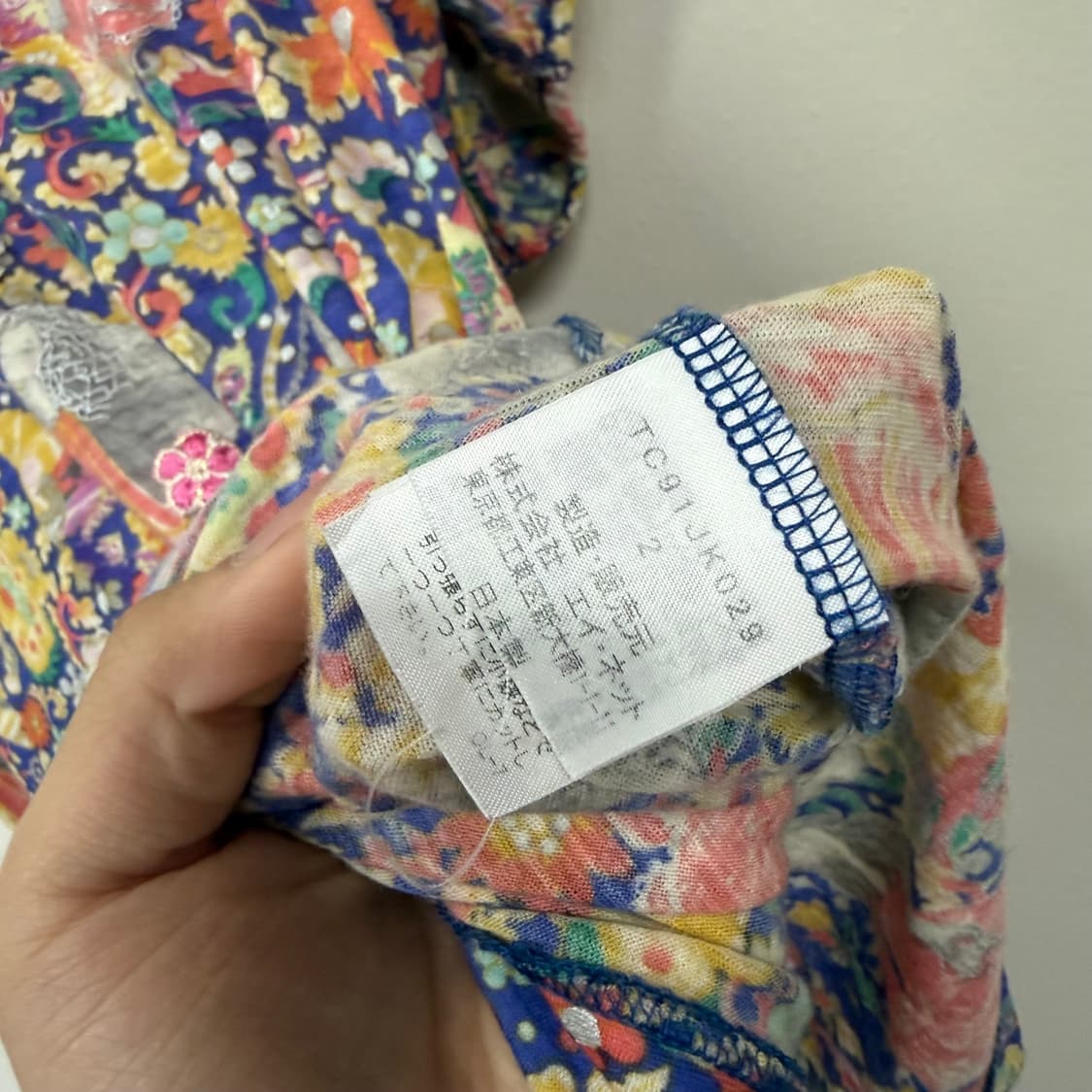 이세이미야케 츠모리치사토 플로럴 블라우스 상품이미지4