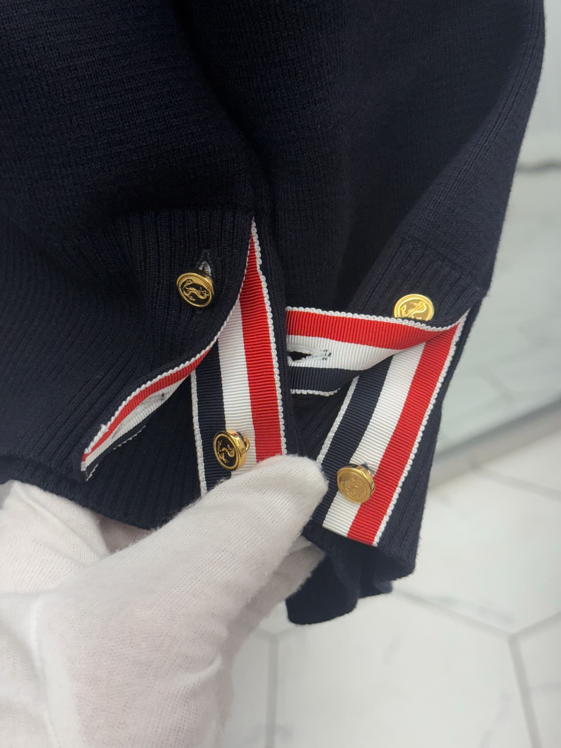 [5] 톰브라운 사선완장 밀라노스티치 니트 상품이미지4