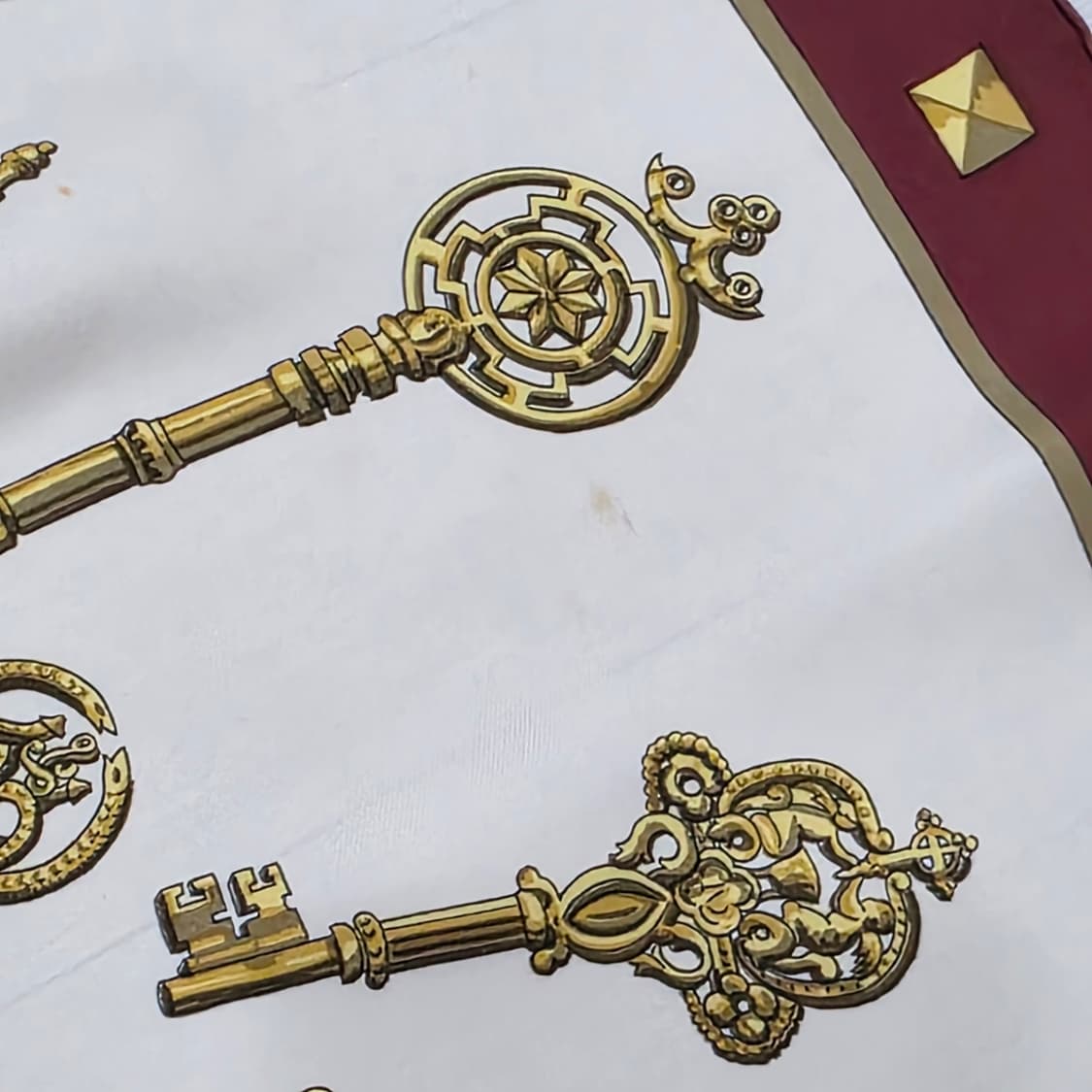 에르메스 스카프 까레 Les Cles 열쇠 패턴 실크 (버건디) 상품이미지8