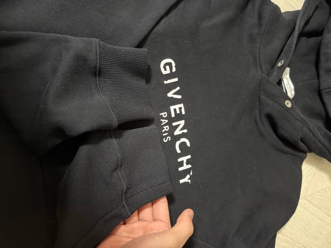 지방시 크랙 로고 후드티 S 95사이즈 상품이미지4