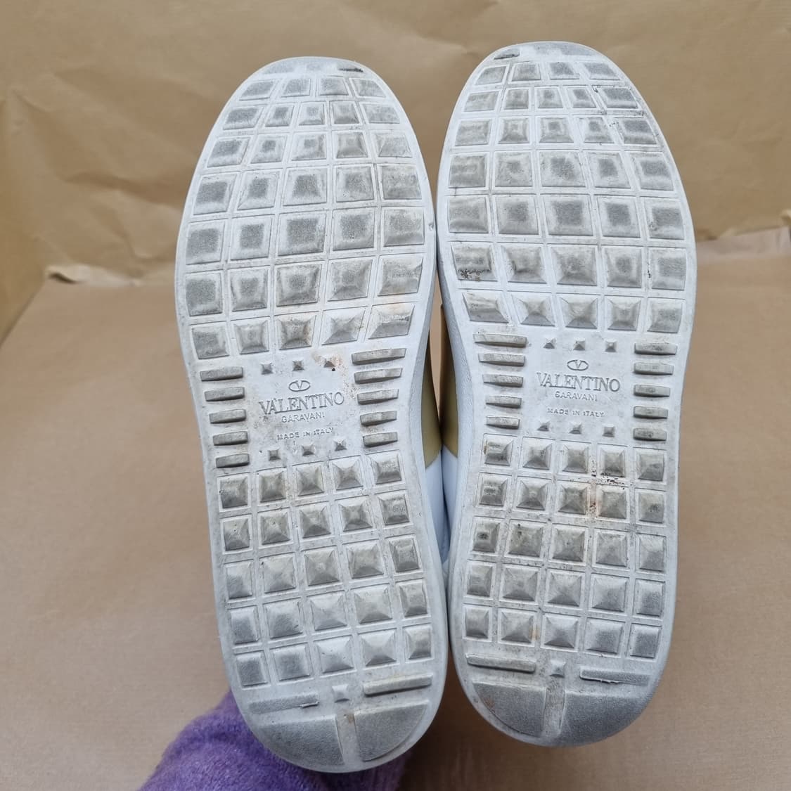 발렌티노 골드스니커즈36.5 235 상품이미지3