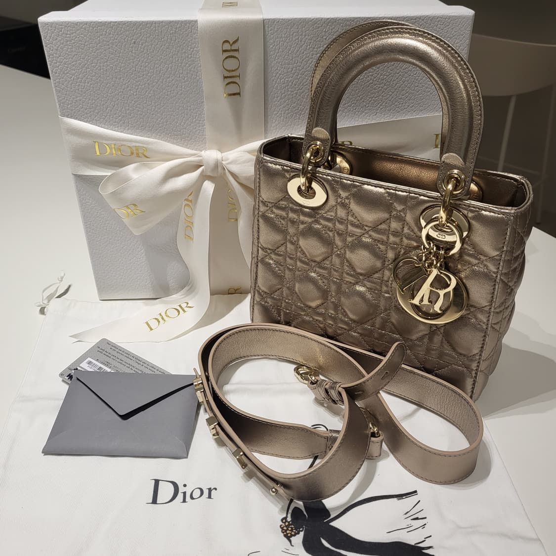Dior 매장가840만원 디올 정품 레이디백 ABC 스몰 금장 이니셜참 상품이미지2
